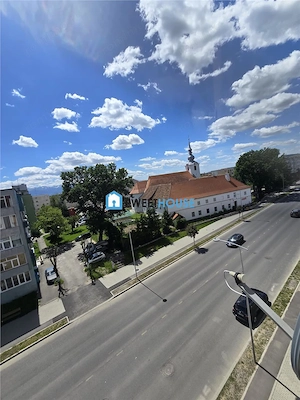 Apartament decomandat cu 3 camere, 2 bai si 3 balcoane  Str. Tabacari, Fagaras