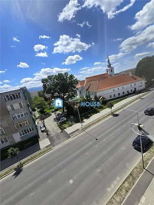 Apartament decomandat cu 3 camere, 2 bai si 3 balcoane  Str. Tabacari, Fagaras - imagine 2