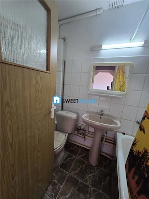 Apartament decomandat cu 3 camere, 2 bai si 3 balcoane  Str. Tabacari, Fagaras - imagine 14