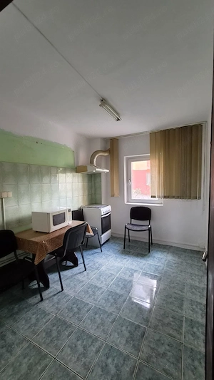 Apartament 4 camere, 80 mp - imagine 2