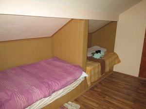 inchiriez camera cu baie si chicinetra 