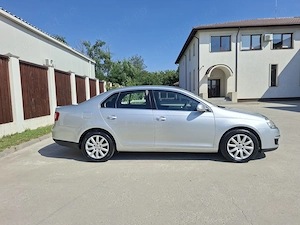 VW Jetta 2010-Prim Proprietar .16-TDI -Economicul -Berlina .Pret 2500 Euro ! - imagine 5