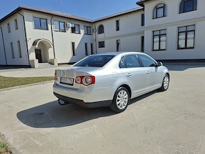 VW Jetta 2010-Prim Proprietar .16-TDI -Economicul -Berlina .Pret 2500 Euro ! - imagine 8