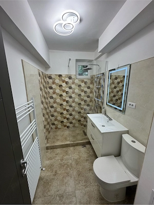  Regim Hotelier - Apartament cu doua camere  parter, zona f buna, vedere pe fata, decomandat - imagine 5
