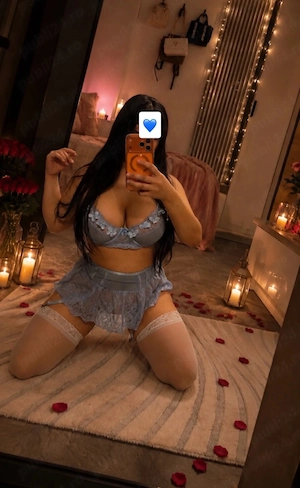 Noua in locatie! Bruneta cu forme! Fac si deplasari! 