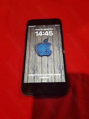 Iphone 8  64gb  83% baterie