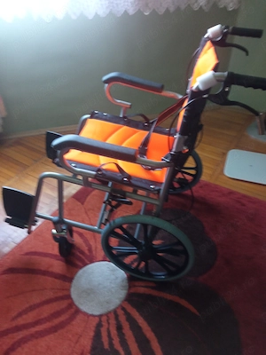Vând cărucior nou ptr pers cu handicap cu însoțitor