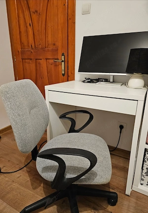 Set birou Ikea Micke si scaun ergonomic 