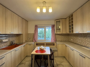 Casa P+1 la Cheie | Crevedia | Lac| 4 camere | 550mp teren | 5 parcări | Magazie - imagine 2