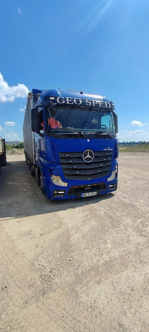 Se vinde Mercedes Benz Actros MP4 + Semiremorca Krone