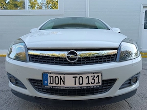 Opel Astra GTC.