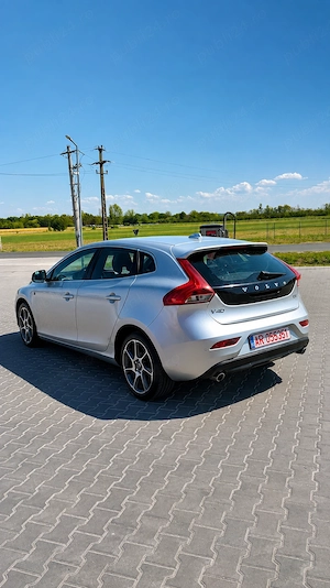 Volvo v40 2.0 150cai euro 6 108mk - imagine 3
