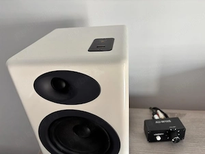 Boxe Albe Audioengine model 5