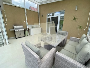 Casa cu 4 camere 3 bai 2 terase si teren 450 mp in zona Parcul Sub Arini - imagine 8