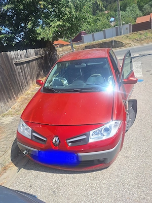 Dezmembrez Renault Megane - imagine 2