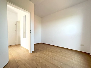 Despartit prin baie.Disponibil imediat.Toate utilitatile.La asfalt! - imagine 14
