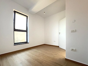 Despartit prin baie.Disponibil imediat.Toate utilitatile.La asfalt! - imagine 15