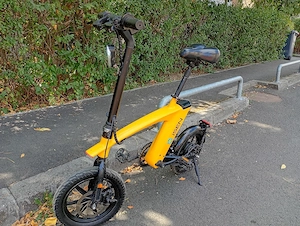 Bicicleta Electrica cu acceleratie la mana si asistata la pedale
