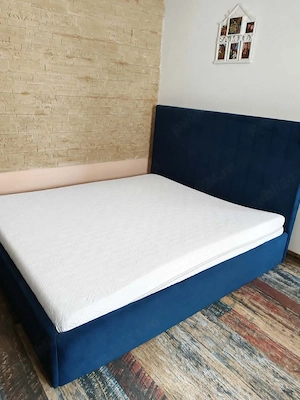 Vând pat matrimonial Cu Saltea inclusă 180 200 , Preț 850 Negociabil 