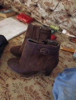 Vând botine maro elegante cu toc 