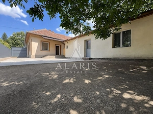 Casa cu 2 spatii SAD si 2 apartamente, in Lipovei - imagine 4