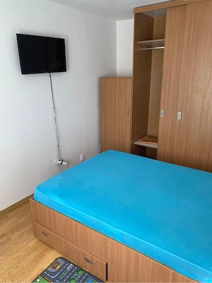 Închiriez apartament cu 3 camere - imagine 5