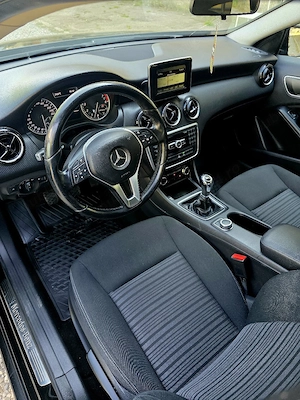 Merceded A180 98.000km 2013 1.6 Turbo Euro6 - imagine 8