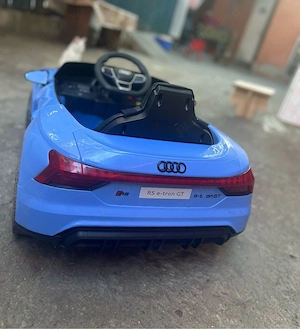 Mașinuță electrică pentru copii Audi RS e-tron GT
