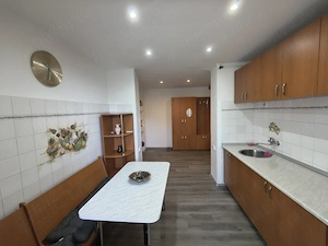 Inchiriez ap. 2 camere zona Girocului, curat, liniste