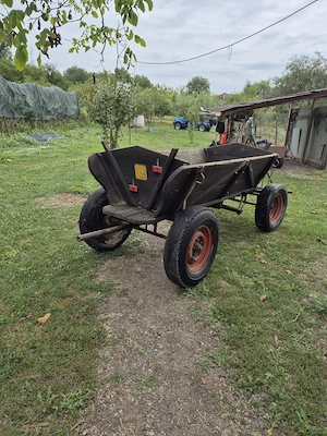  Vând căruță cu cârlig de remorcare