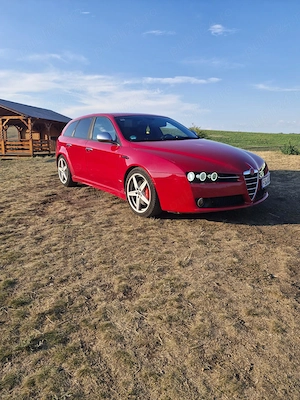 Vând Alfa Romeo 
