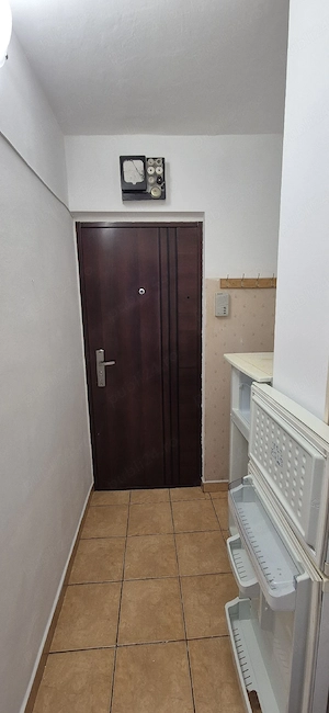 Vand Schimb garsoniera. Ofer diferenta - imagine 2