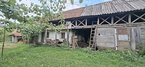 Vând proprietate 8250 mp  casă, anexe, fântână și teren agricol   Tomșani - imagine 4