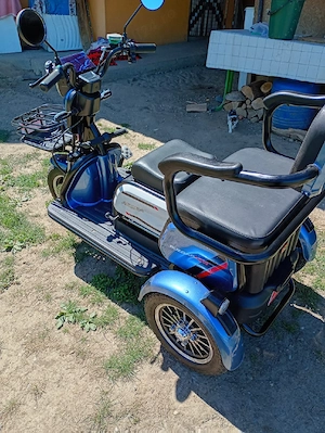 Tricicleta electrica moped