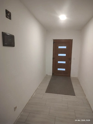 Casă de vânzare în Maciova la 14 km de Caransebeș  - imagine 2