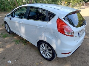 Vând Ford Fiesta Titanium 1.0 EcoBoost 125 CP, an 2015, cu 101.800 km, autoturism de origine România - imagine 4