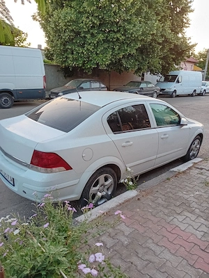 Opel Astra 1,2. - imagine 5