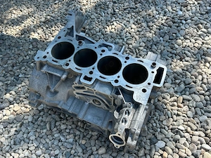 bloc motor jaguar F pace 2.0 D 180 CP - imagine 2