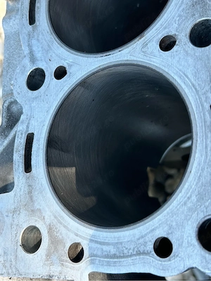 bloc motor jaguar F pace 2.0 D 180 CP - imagine 3