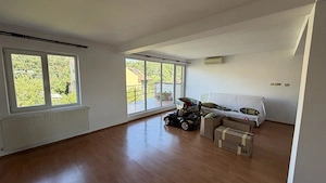 Duplex confortabil la Pădure-Rosu, 273 mp construiti, 199 mp teren, P+1+M, 5 cam - imagine 19