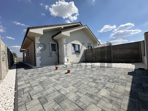Duplex modern 3 camere, 2 bai, 100 mp, Mosnita Noua