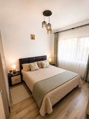 De vanzare! Direct proprietar! curte si loc de parcare - imagine 5