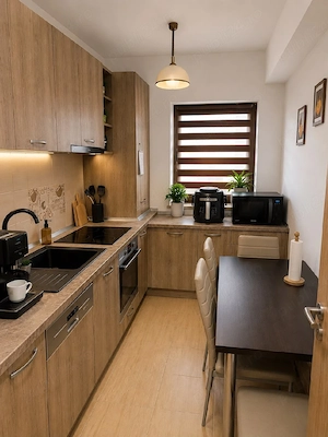 De vanzare! Direct proprietar! curte si loc de parcare - imagine 3