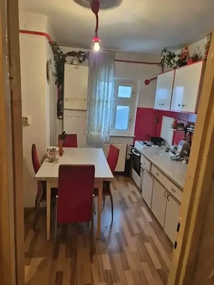 Vând apartament 4 camere decomandat et.1 micro V - imagine 6