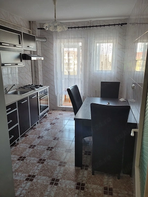 Apartament 3 camere decomandat Narcisa Bacau - imagine 8