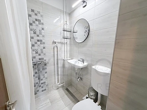Apartament cu 3 camere, 70 mp, 2 bai, balcon, in Centru  - imagine 13