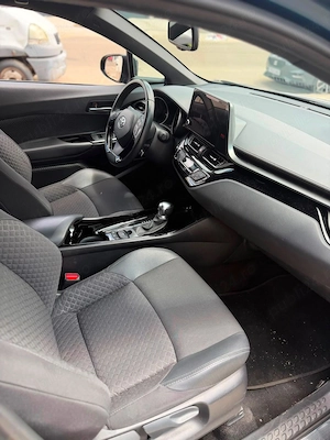Toyota C-HR An 2023 Motor 1.8 Benzina-hybrid Euro 6 - imagine 9