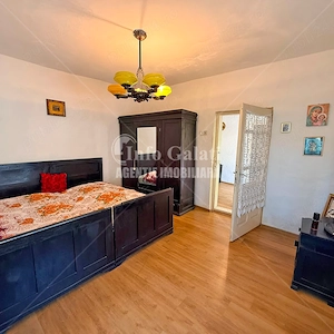 | Casa cu 2 camere | Curte: 134 mp + Garaj | Strada Cezar | - imagine 6