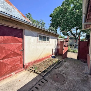 | Casa cu 2 camere | Curte: 134 mp + Garaj | Strada Cezar | - imagine 5