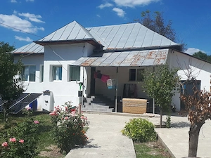 casa de vanzare complet utilata renovata recent 